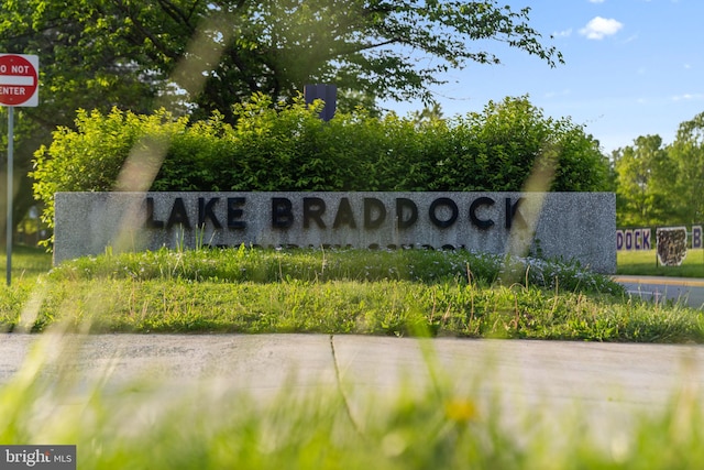 9801 Pulham Rd, Burke, VA 22015 - view of community sign