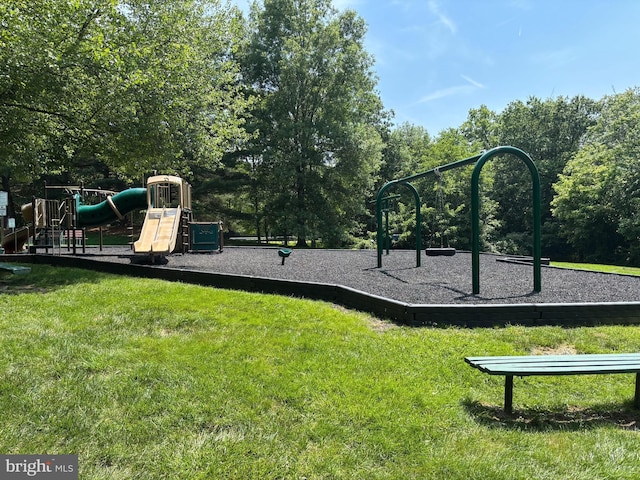 21 Griswold Ct, Sterling, VA 20165 - community playground with a yard