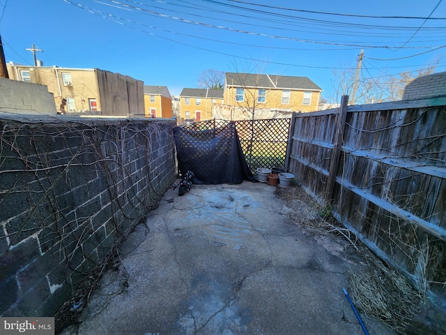528 N Montford Ave, Baltimore, MD 21205 - view of patio with fence