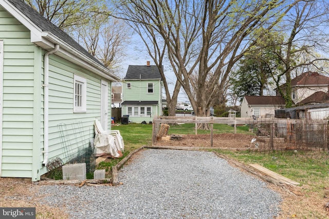 604 6th St, Annapolis, MD 21403 - view of yard featuring fence