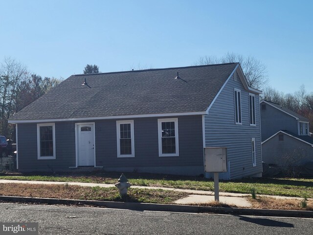 7601 Milligan Ln, Clinton, MD 20735 - ranch-style house with a shingled roof
