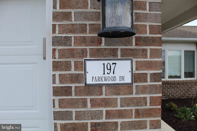 197 Parkwood Dr Unit 320, Chambersburg, PA 17201 - details featuring brick siding