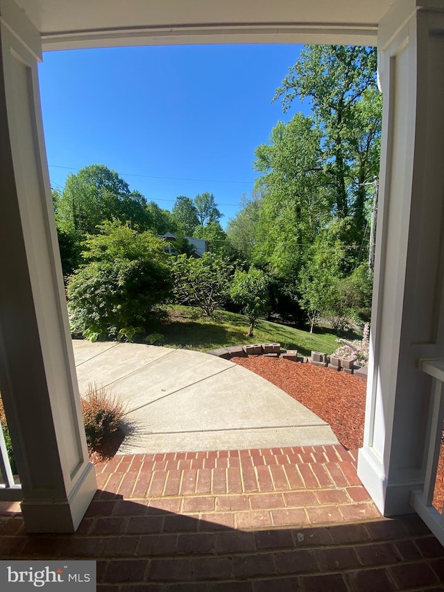 19078 Windsor Rd, Triangle, VA 22172 - view of patio