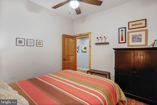 bedroom featuring a ceiling fan