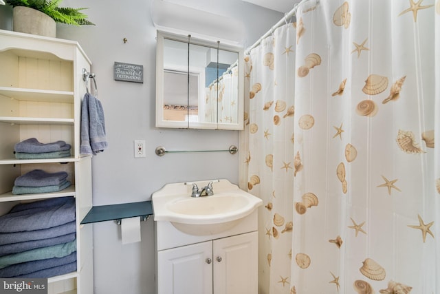 bathroom with vanity