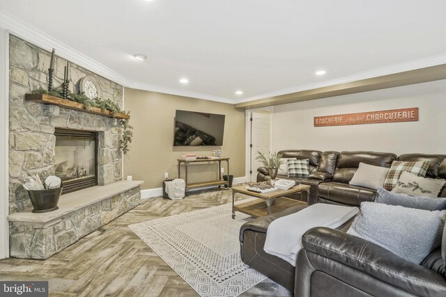 2504 Sherwood Hall Ln, Alexandria, VA 22306 - living area featuring crown molding, recessed lighting, baseboards, and a fireplace