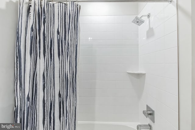 full bath with shower / bath combo