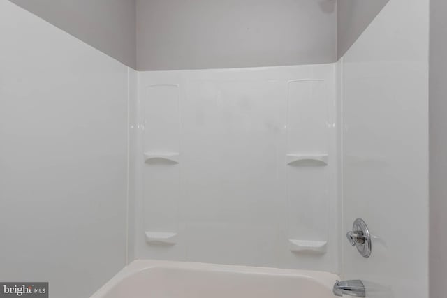 2118 E Hoffman St, Baltimore, MD 21213 - bathroom with shower / bath combination
