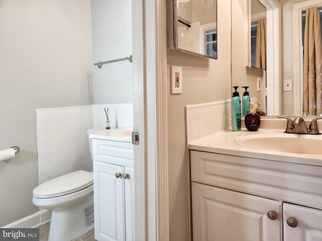 5900 Queenston St Unit 498, Springfield, VA 22152 - half bath featuring vanity and toilet