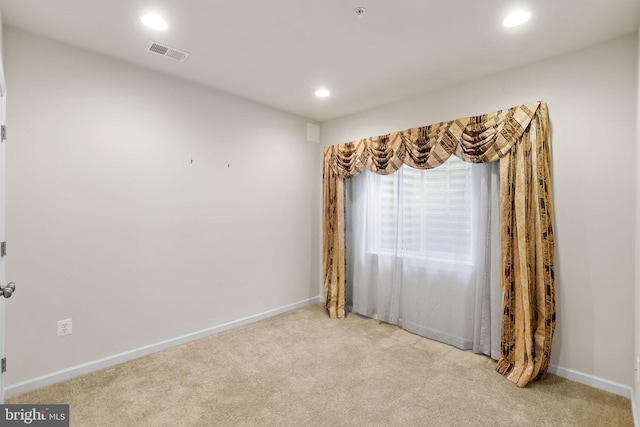 2710 Beech Orchard Ln, Upper Marlboro, MD 20774 - spare room with light carpet, baseboards, visible vents, and recessed lighting
