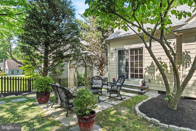 76 Deepdale Rd, Wayne, PA 19087 - view of yard featuring a patio