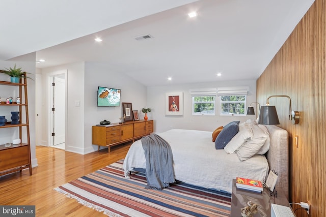 bedroom with visible vents, recessed lighting, and light wood-style floors