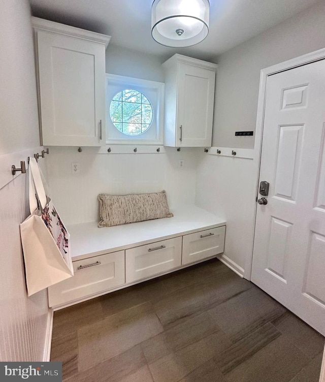 mudroom featuring baseboards