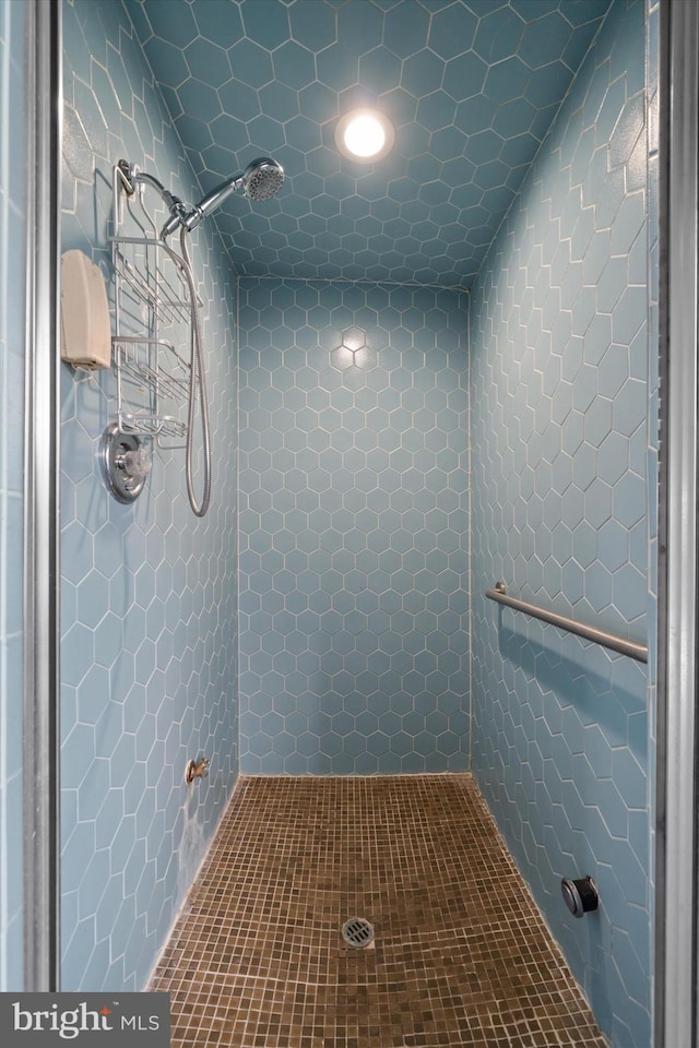 5004 Kennett Pike, Wilmington, DE 19807 - full bath with tiled shower