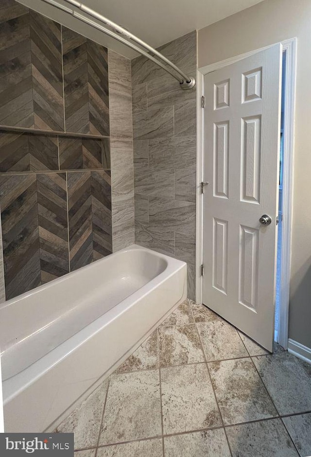 820 S Paca St, Baltimore, MD 21230 - full bathroom featuring shower / tub combination