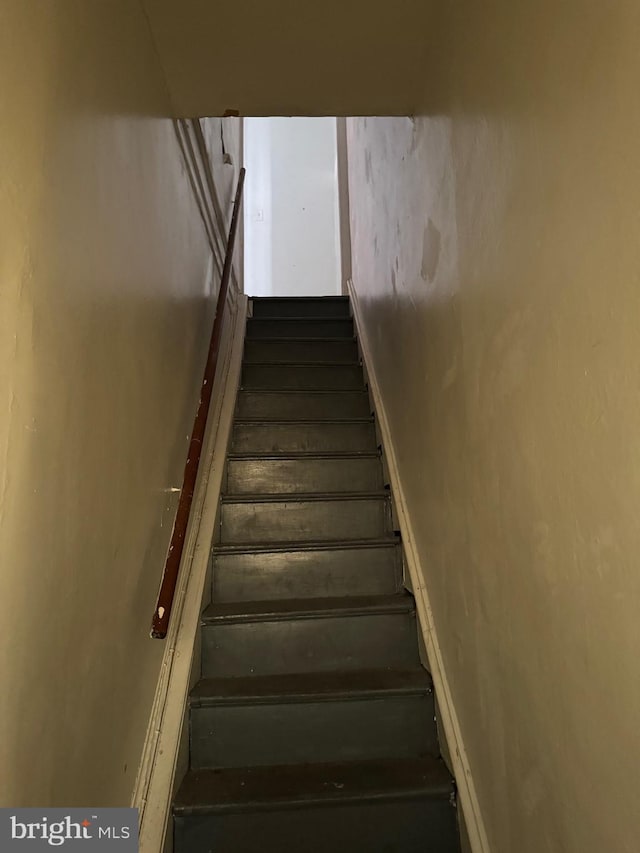 1725 N Creighton St, Philadelphia, PA 19131 - view of stairs