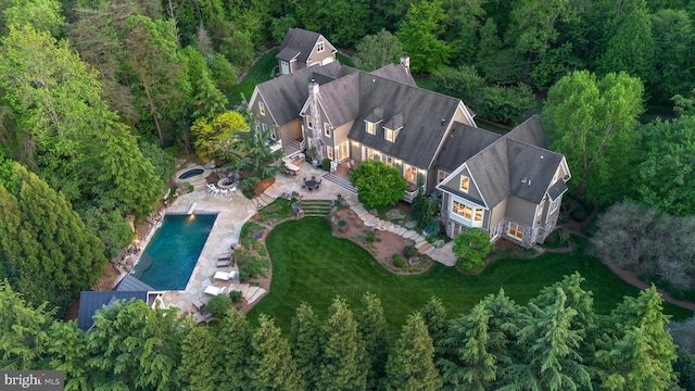 11820 Plantation Dr, Great Falls, VA 22066 - bird's eye view with a view of trees