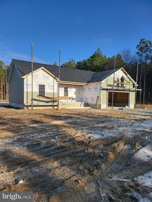 view of front of home with a garage