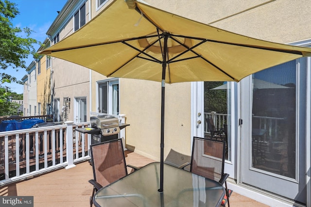 3814 Woodlawn Ct, Alexandria, VA 22304 - deck featuring area for grilling and outdoor dining space