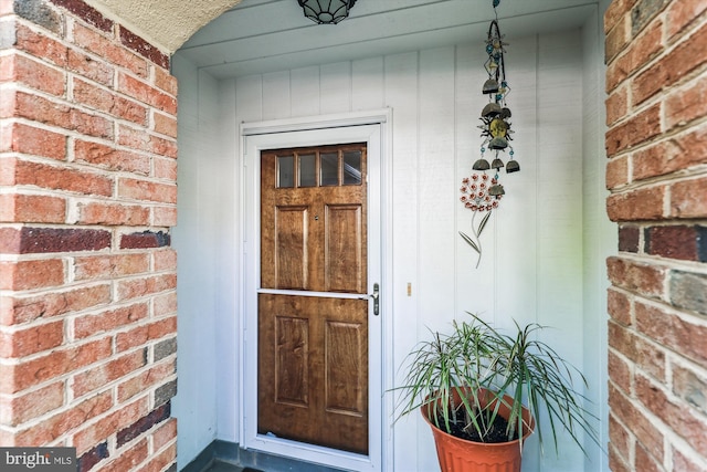 3814 Woodlawn Ct, Alexandria, VA 22304 - doorway to property featuring brick siding