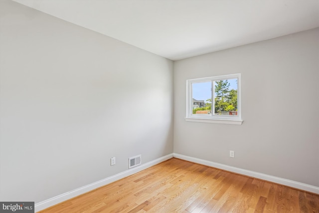 19916 Westerly Ave, Poolesville, MD 20837 - unfurnished room featuring baseboards and light wood-style flooring