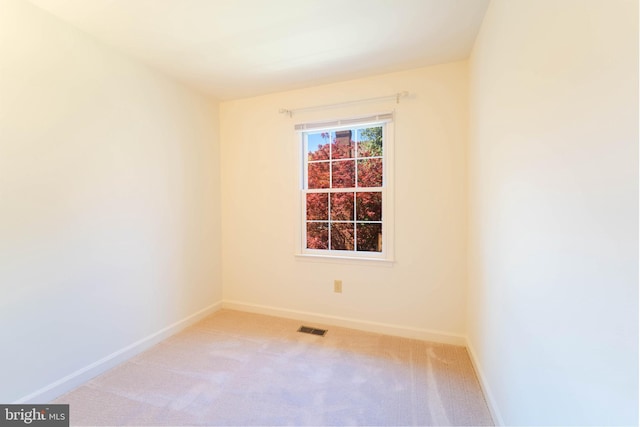 6038 Kelsey Ct, Falls Church, VA 22044 - unfurnished room featuring visible vents, baseboards, and light carpet