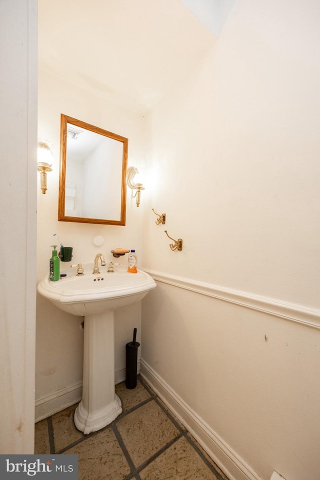 304 King Rd, West Chester, PA 19380 - bathroom featuring baseboards and a sink