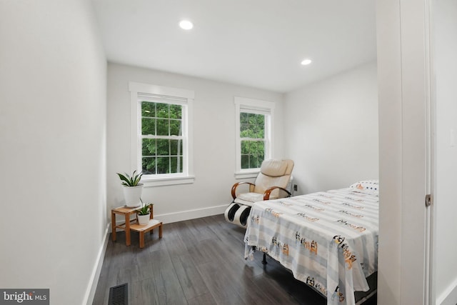 6750 Stonehurst Ct, Warrenton, VA 20187 - bedroom with dark wood-type flooring, baseboards, and recessed lighting