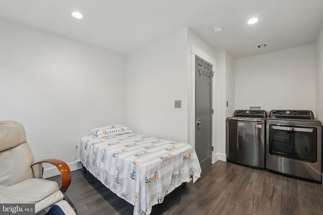 6750 Stonehurst Ct, Warrenton, VA 20187 - bedroom featuring washer and dryer, dark wood-type flooring, baseboards, and recessed lighting