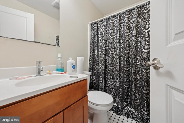 1843 N 18th St, Philadelphia, PA 19121 - full bathroom with curtained shower, toilet, and vanity