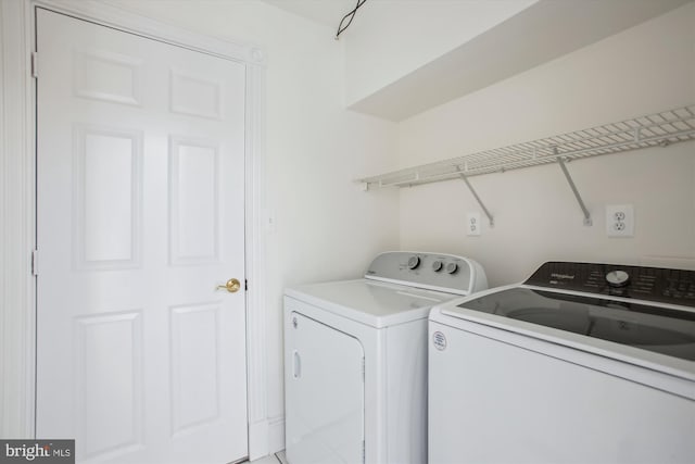 979 Powhatan St, Alexandria, VA 22314 - clothes washing area with laundry area and washer and dryer
