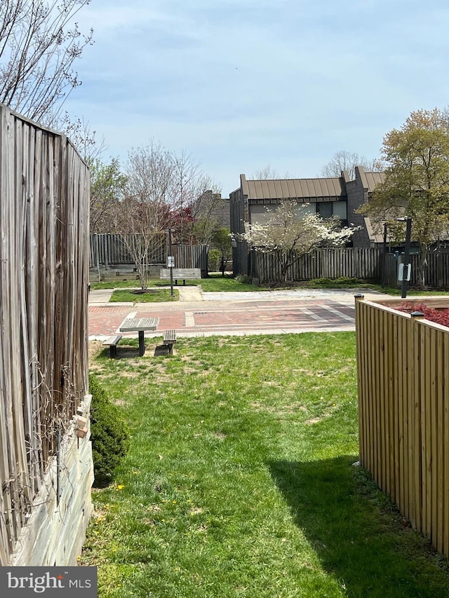 2357 Nutmeg Ter, Baltimore, MD 21209 - view of yard with fence