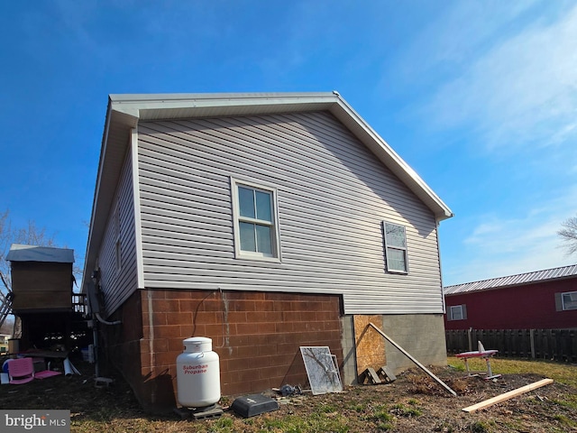 14248 Cunningham Dr SW, Cumberland, MD 21502 - back of property with fence