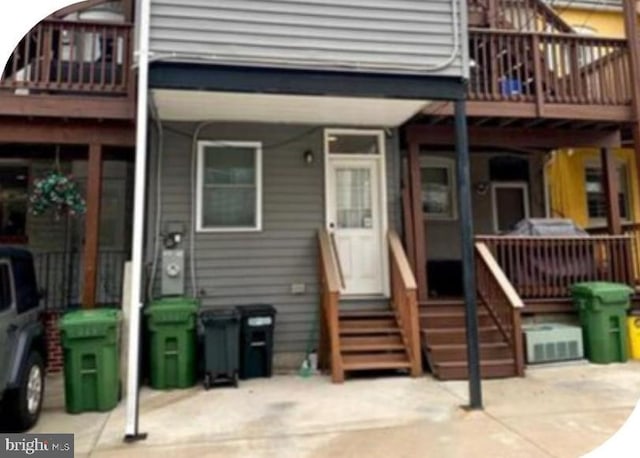 713 S Decker Ave, Baltimore, MD 21224 - back of house featuring entry steps