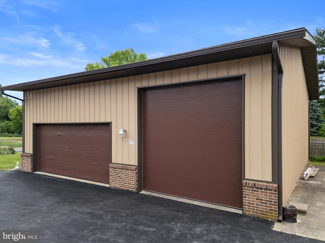 30 Stardust Dr, Newark, DE 19702 - view of garage