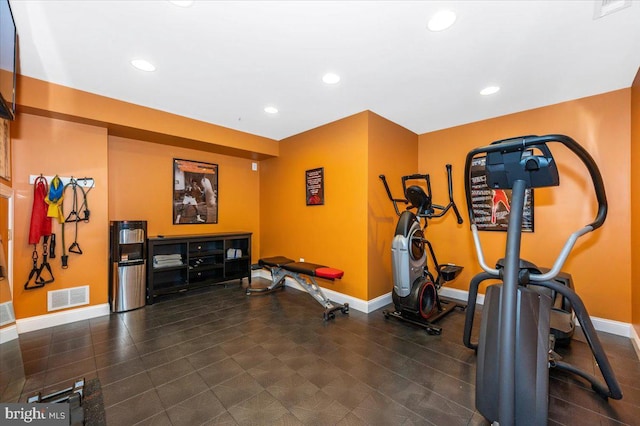 8412 Dasher Ct, Gaithersburg, MD 20882 - workout area featuring baseboards and recessed lighting
