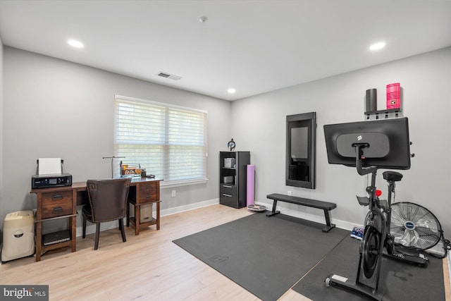 43426 Edgecliff Ter, Ashburn, VA 20147 - workout room featuring recessed lighting, baseboards, visible vents, and light wood-style floors