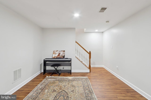 8519 Century Oak Ct, Fairfax Station, VA 22039 - interior space with visible vents, recessed lighting, stairway, wood finished floors, and baseboards