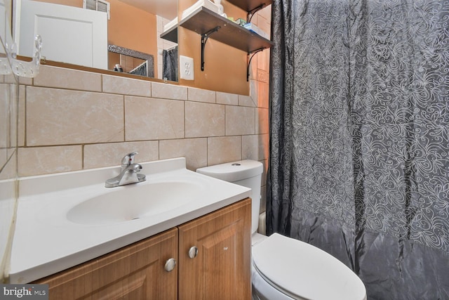 bathroom with tasteful backsplash, visible vents, toilet, and a shower with curtain