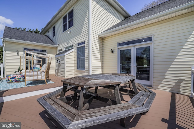 deck featuring outdoor dining space