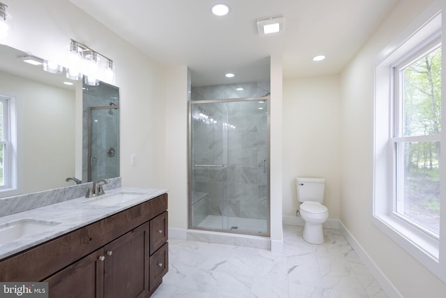 21 Piute Trl, Albrightsville, PA 18210 - bathroom featuring toilet, baseboards, double vanity, recessed lighting, and a stall shower