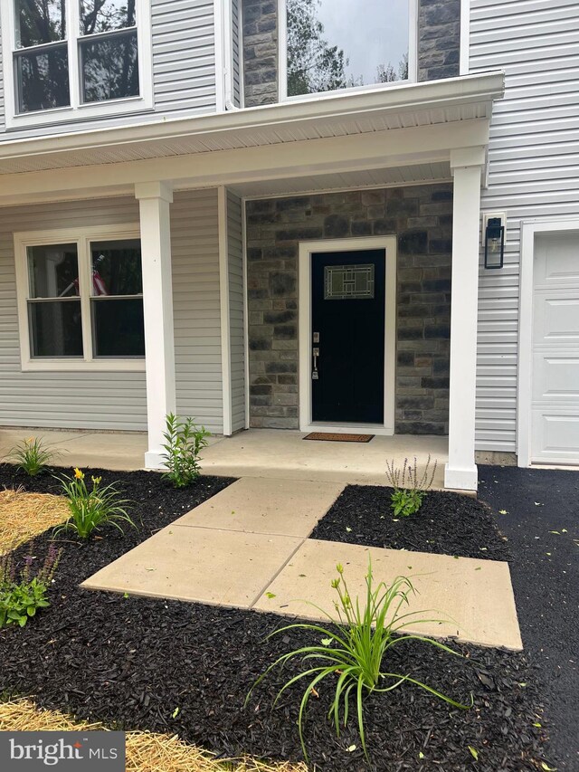 21 Piute Trl, Albrightsville, PA 18210 - entrance to property with a porch and stone siding