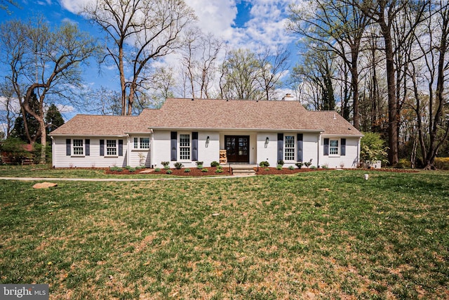 312 Center Hill Rd, Wilmington, DE 19807 - ranch-style house with a front lawn and roof with shingles