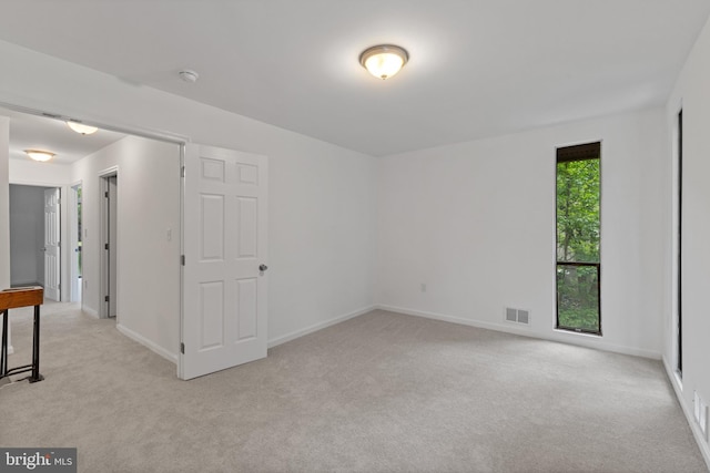 5338 Lightning View Rd, Columbia, MD 21045 - unfurnished room with light colored carpet and baseboards