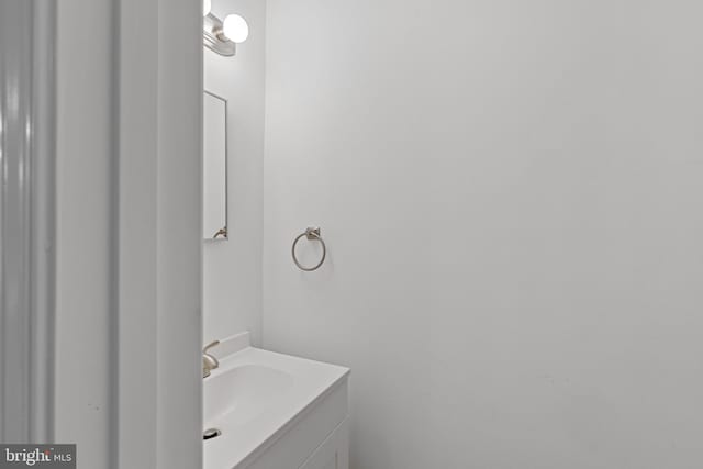 5338 Lightning View Rd, Columbia, MD 21045 - bathroom featuring vanity