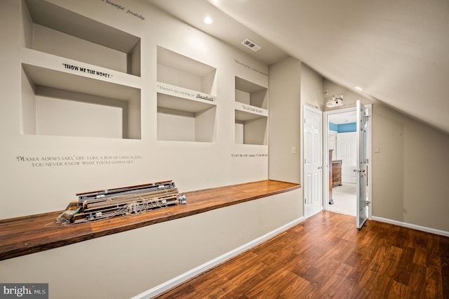 hall with dark wood-style floors, recessed lighting, visible vents, and baseboards
