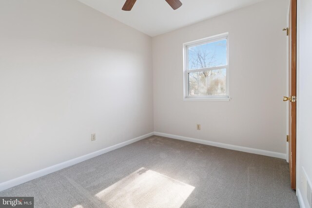 29 Pine Dr, Manchester, PA 17345 - unfurnished room featuring carpet, ceiling fan, baseboards, and vaulted ceiling
