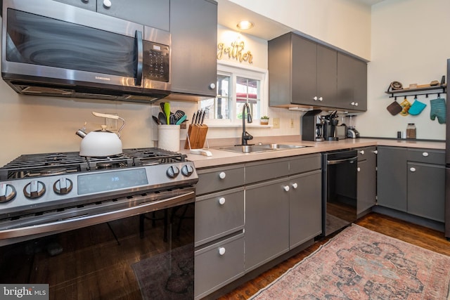 16 Jrs Dr, Mc Henry, MD 21541 - kitchen featuring a sink, appliances with stainless steel finishes, and gray cabinetry