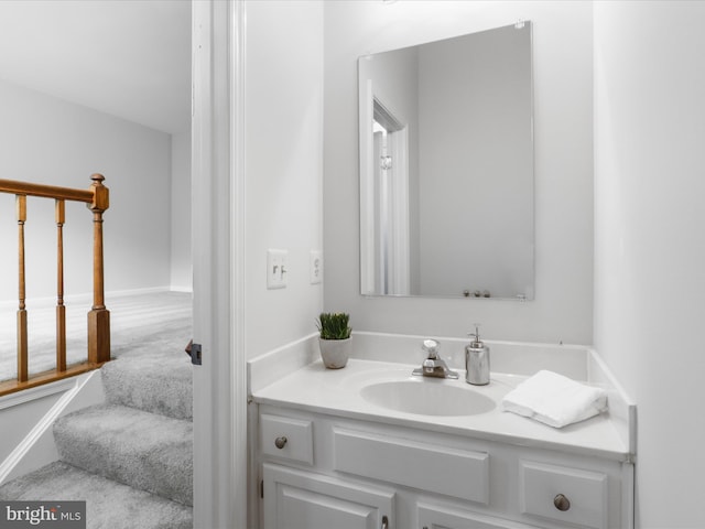 12617 Monarch Ct, Woodbridge, VA 22192 - bathroom featuring vanity