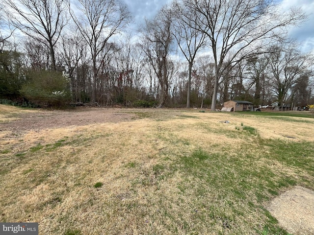 8183 Forest Glen Dr, Pasadena, MD 21122 - view of yard